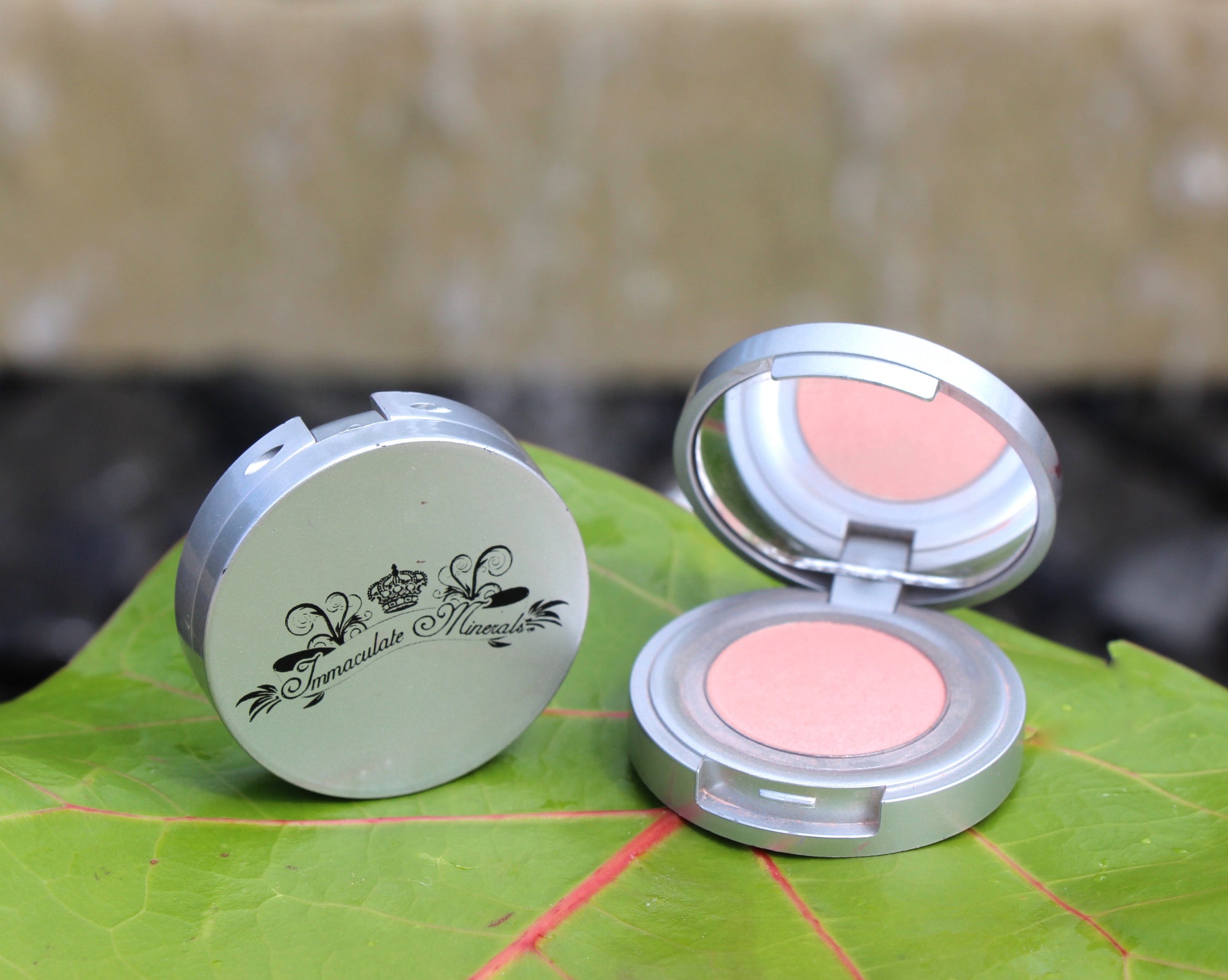 COUTURE MINERAL LUMINOUS EYESHADOW (Refillable) - Images by Miriam® 