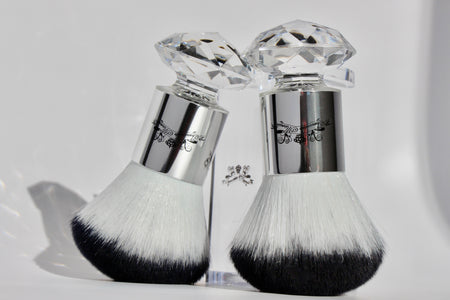 IMMACULATE DIAMOND KABUKI BRUSH SET - Images by Miriam