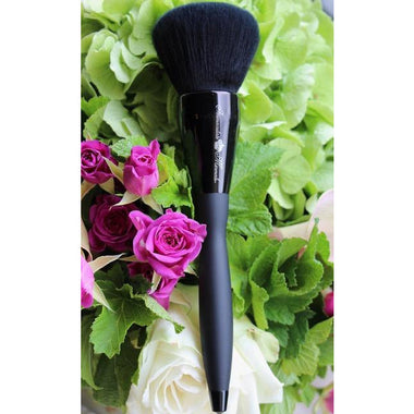 Immaculate Diamond Pro Powder Brush - Images by Miriam