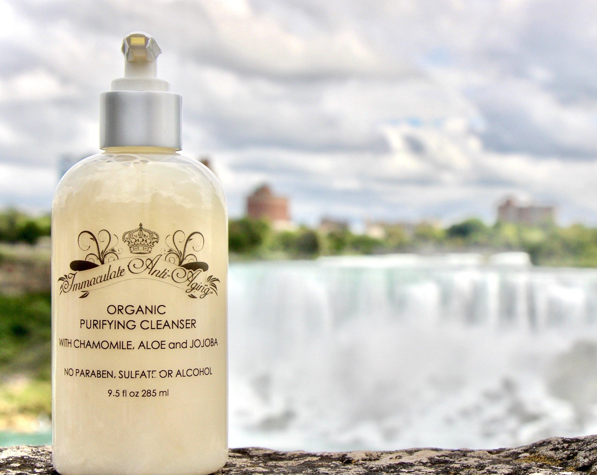 Organic Purifying Cleanser - Images by Miriam